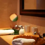 Alavera De Banos Hotel