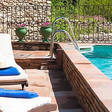 Alavera De Banos Hotel