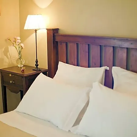 Alavera De Banos Hotel *